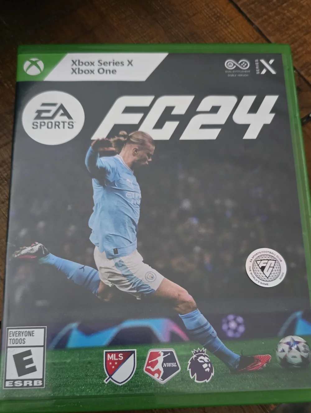 FC 24 (Xbox) - Xbox Series X- Xbox One